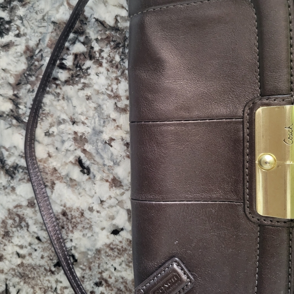 Coach wristlet - Picture 7 of 8